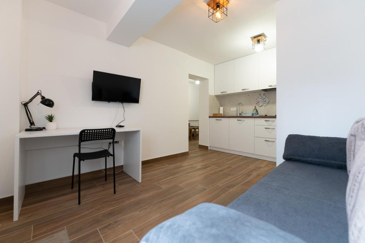 Tramontana And Maestral Apartment Izola Bagian luar foto